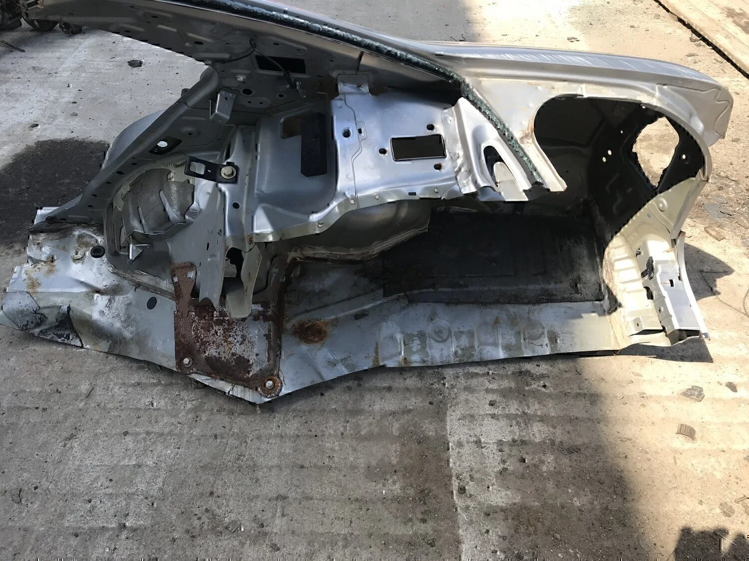 Крыло заднее правое NISSAN Almera N16 2000-2006 - миниатюра 2