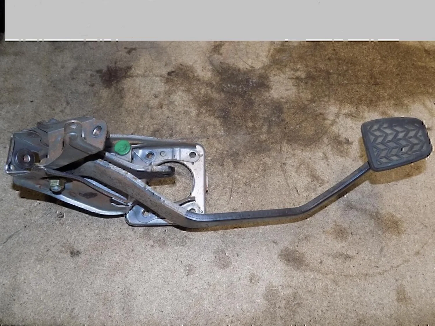 Педаль тормоза TOYOTA Yaris Verso 1999-2005 - миниатюра 2