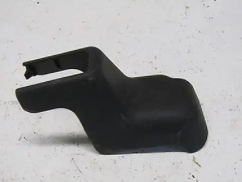 Крышка кронштейна сиденья Subaru Forester (S11) 2002-2007
