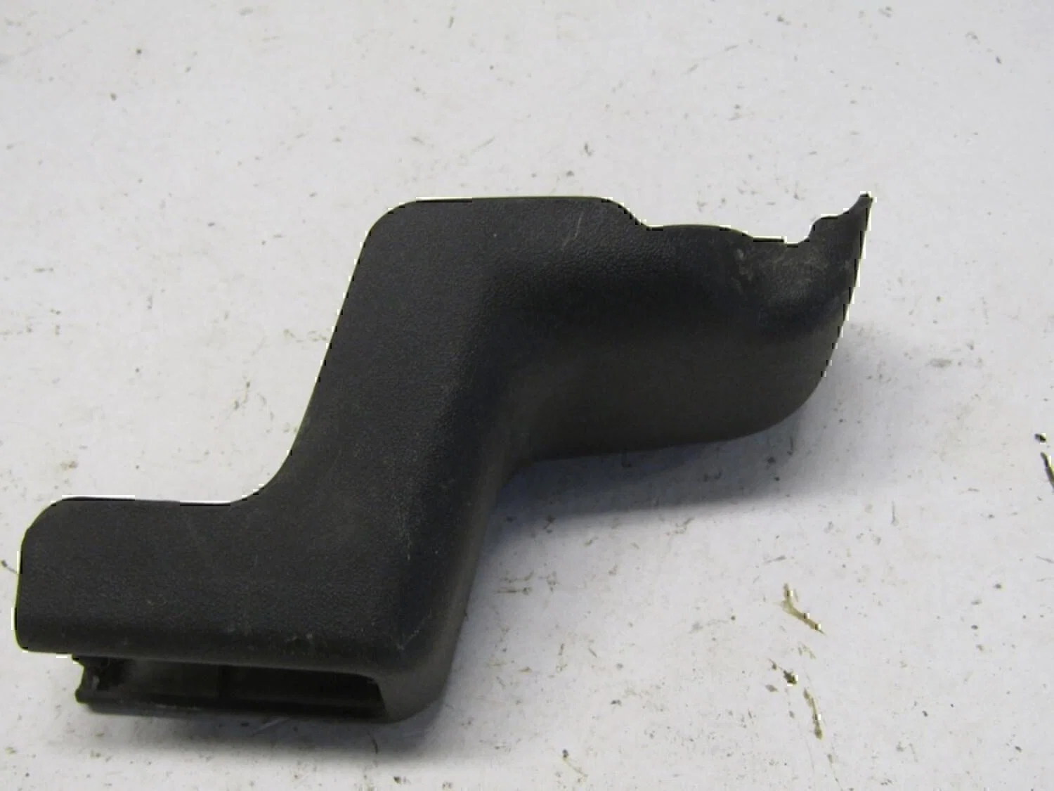 Крышка кронштейна сиденья Subaru Forester (S11) 2002-2007 - миниатюра 2