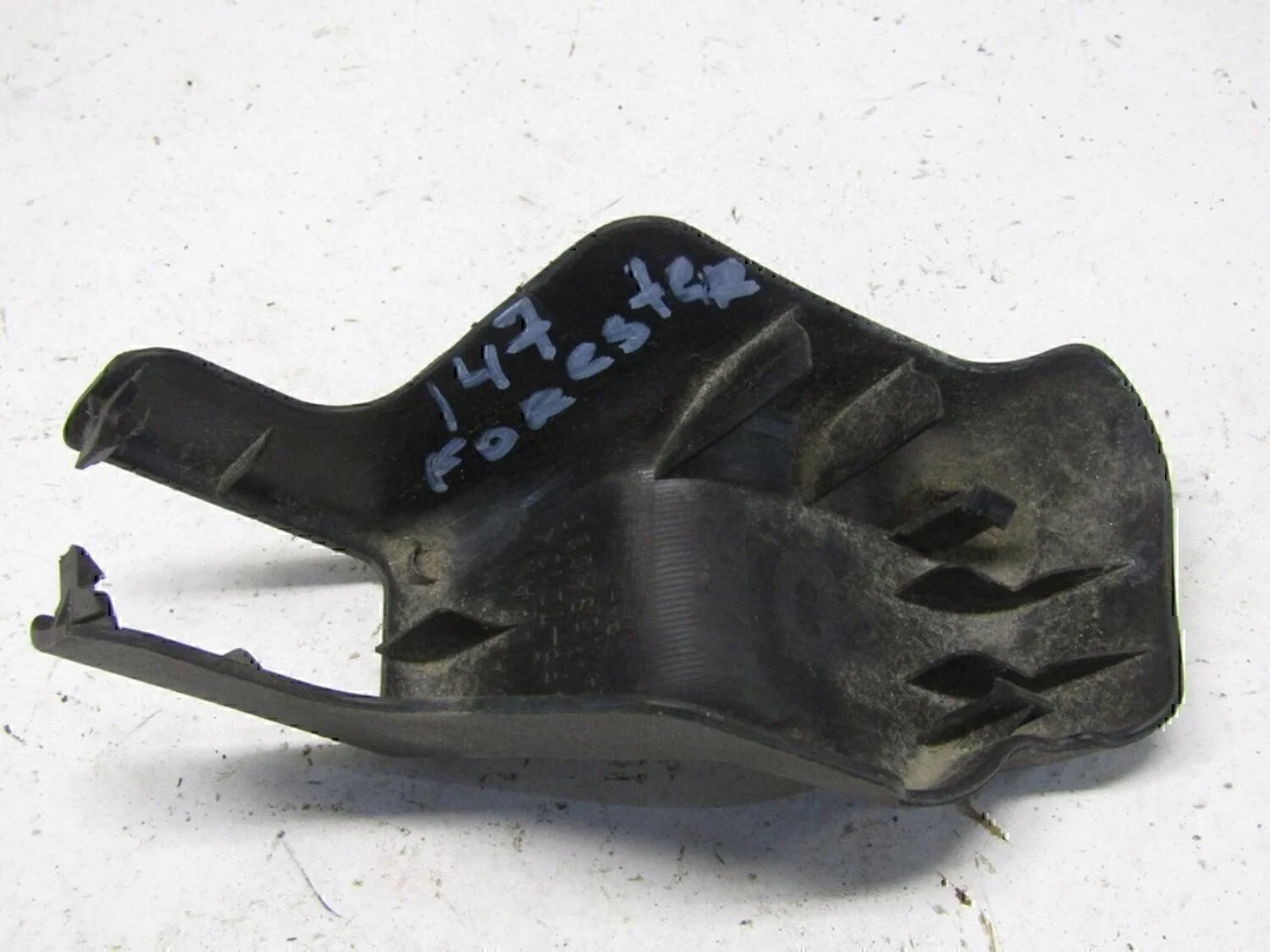 Крышка кронштейна сиденья Subaru Forester (S11) 2002-2007 - миниатюра 3