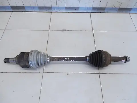 Полуось передняя левая TOYOTA Corolla E12 2001-2006