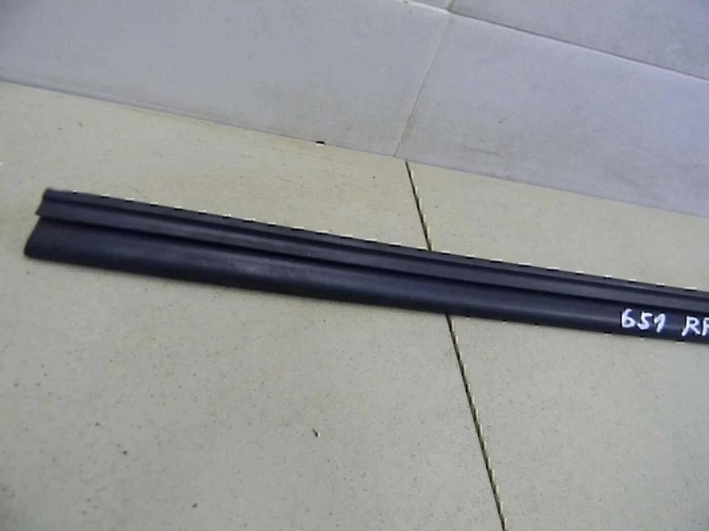 Накладка стекла заднего правого PEUGEOT 307 2001-2007 - миниатюра 2