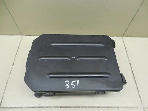 Корпус блока предохранителей Audi Golf V 2003-2009