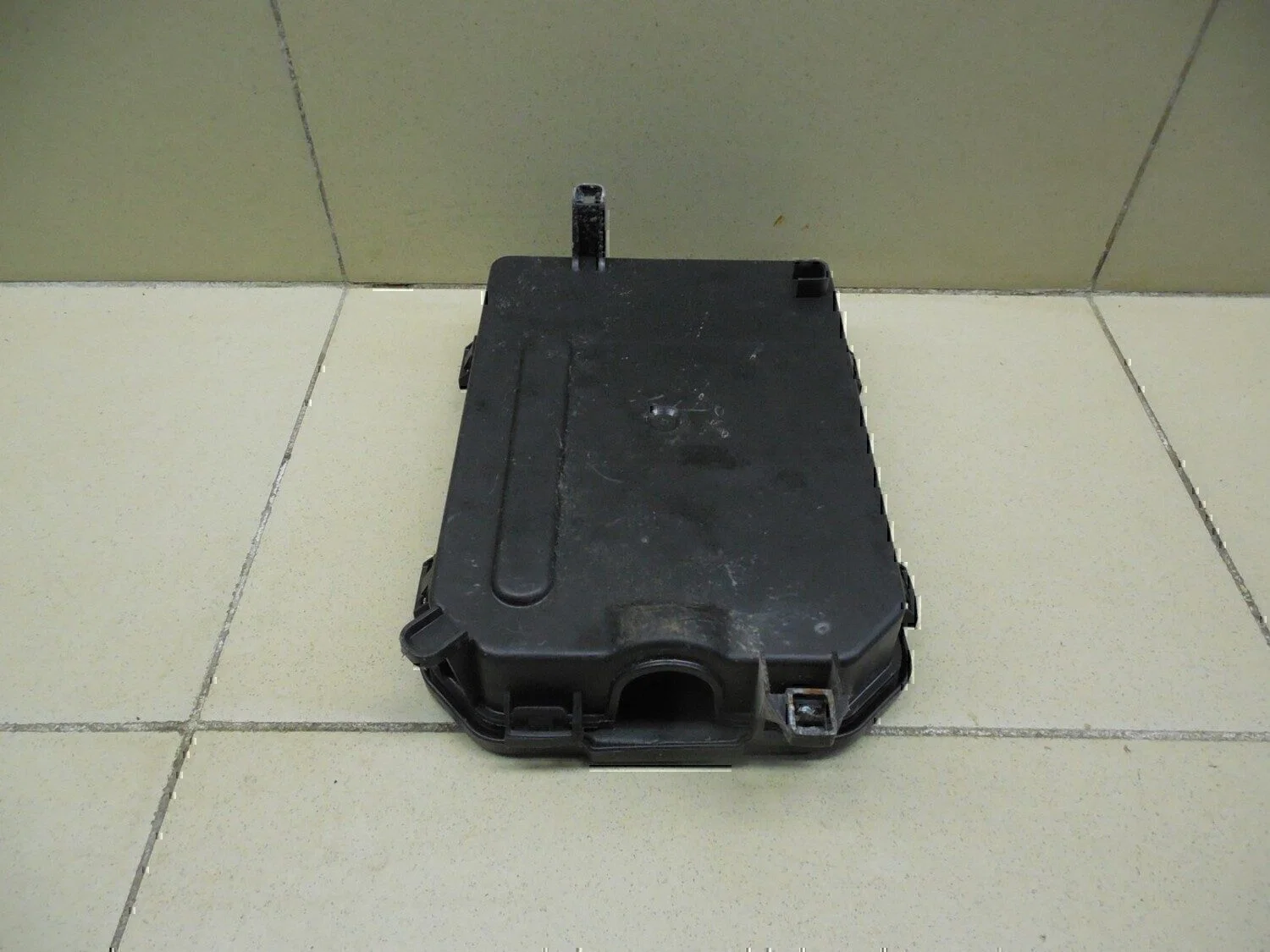 Корпус блока предохранителей Audi Golf V 2003-2009 - миниатюра 5