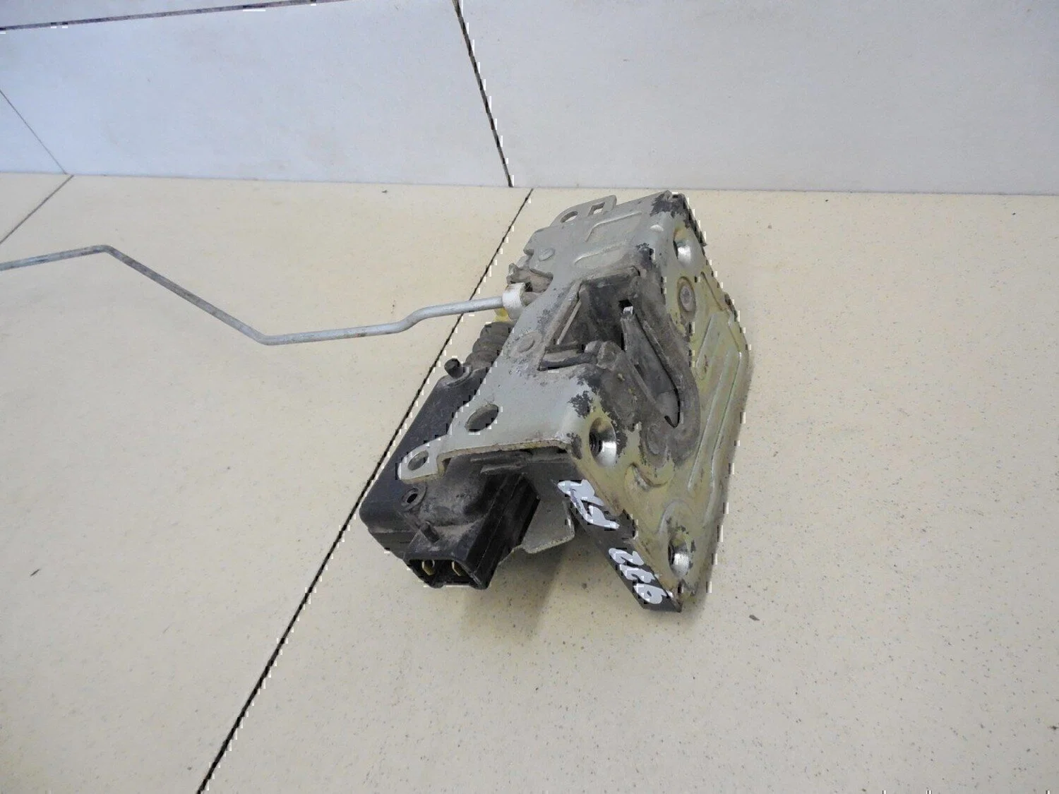 Замок двери передней правой RENAULT Logan 2005-2014 - миниатюра 3