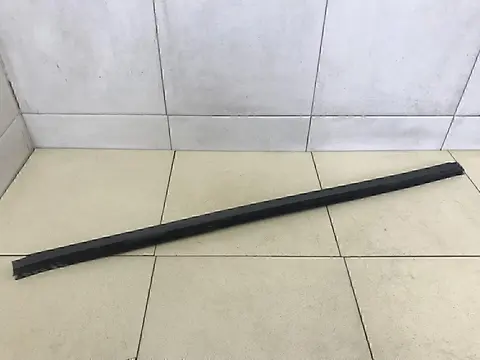 Накладка стекла переднего правого VW Passat [B6] 2005-2010