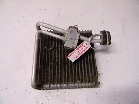 Испаритель кондиционера MITSUBISHI Space Star 1998-2004