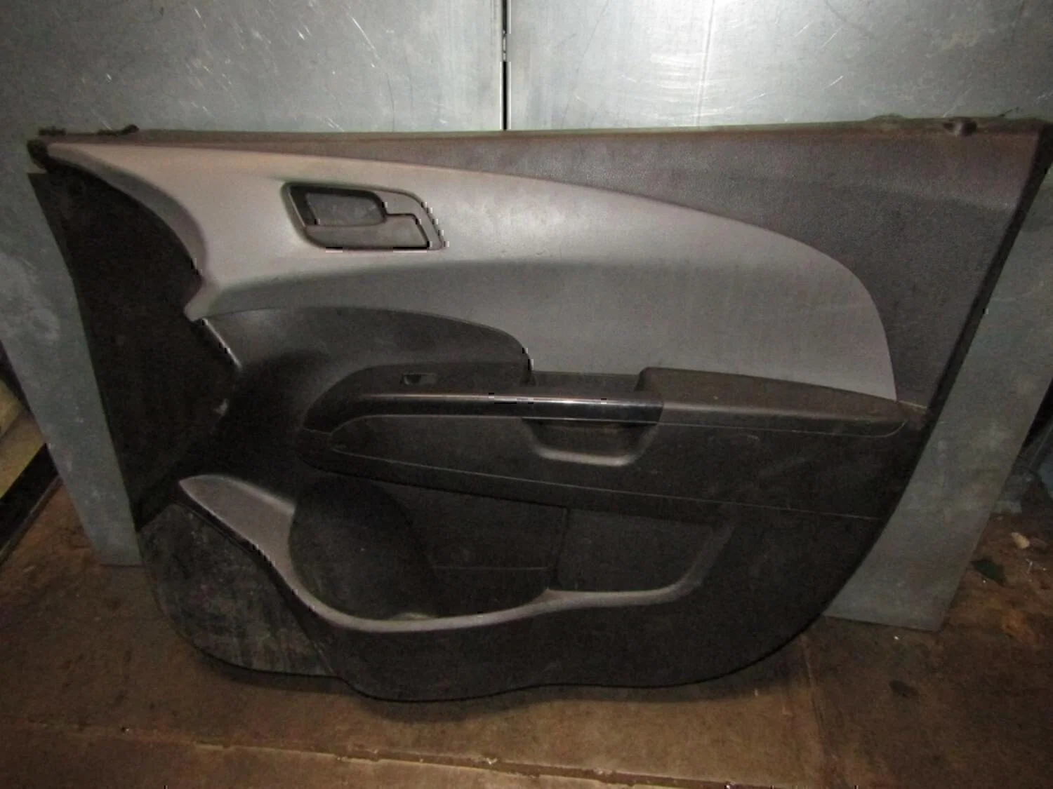 Обшивка двери передней правой Chevrolet Aveo (T300) 2011> - изображение 1