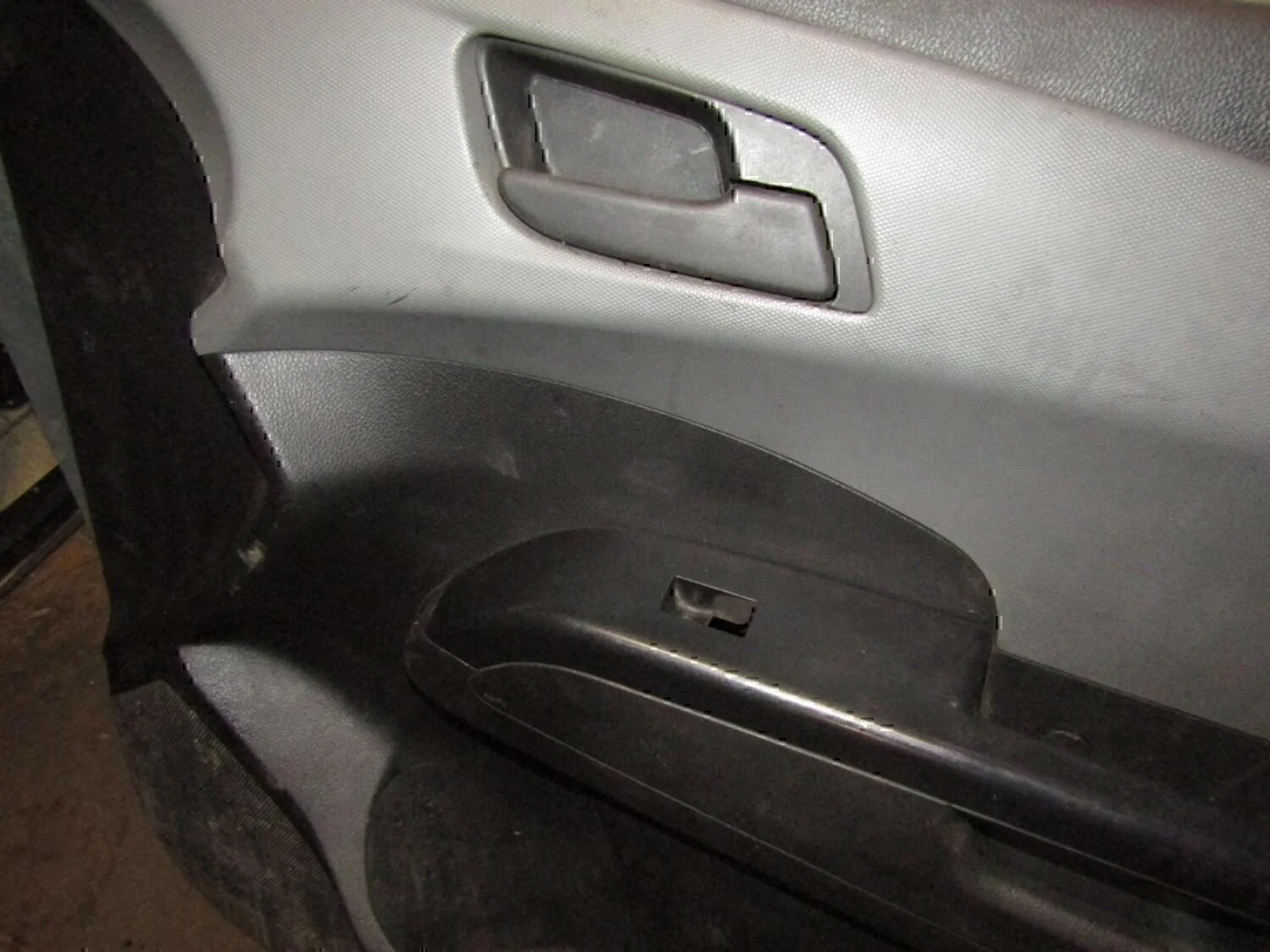 Обшивка двери передней правой Chevrolet Aveo (T300) 2011> - миниатюра 2