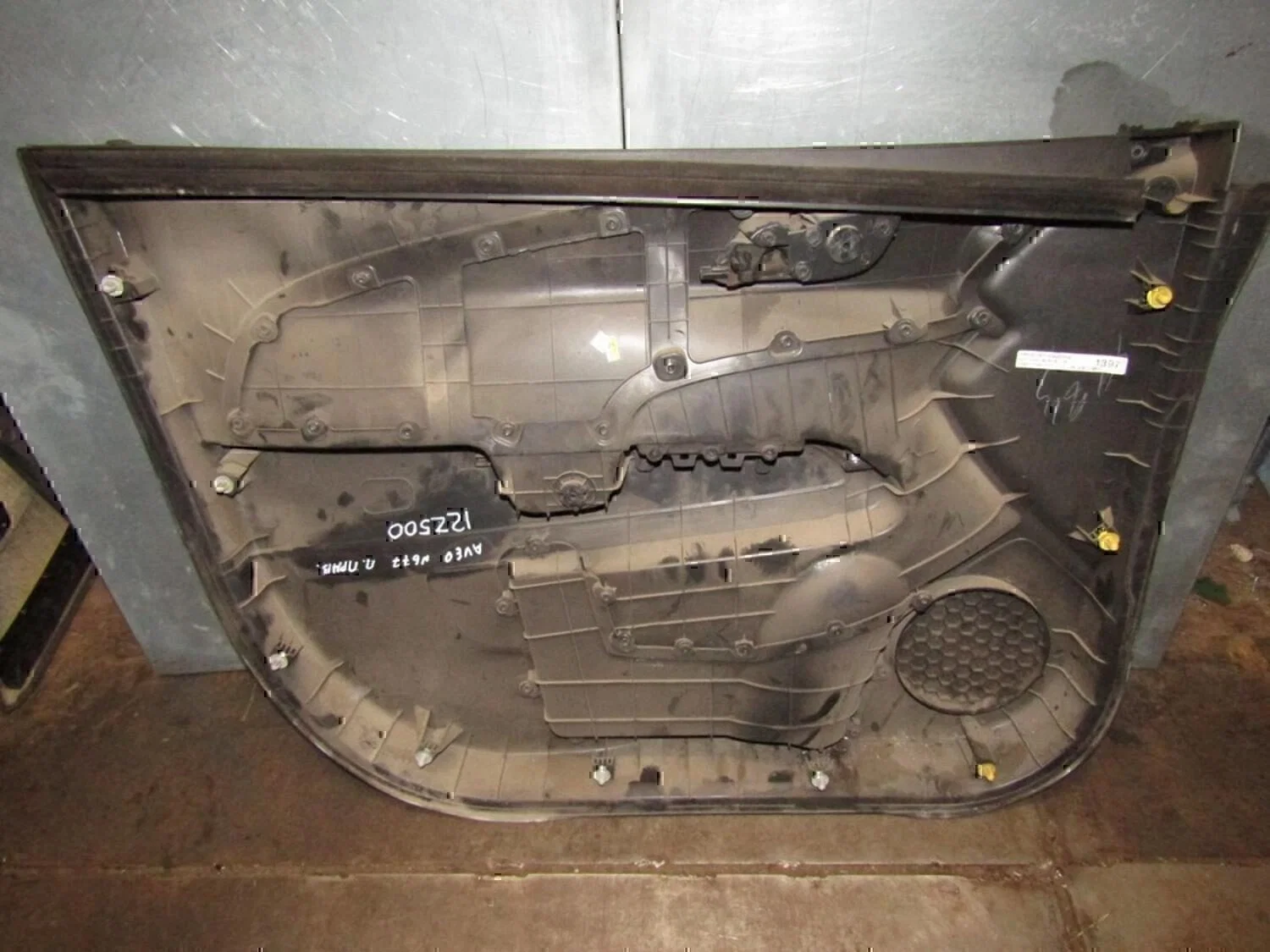 Обшивка двери передней правой Chevrolet Aveo (T300) 2011> - миниатюра 3