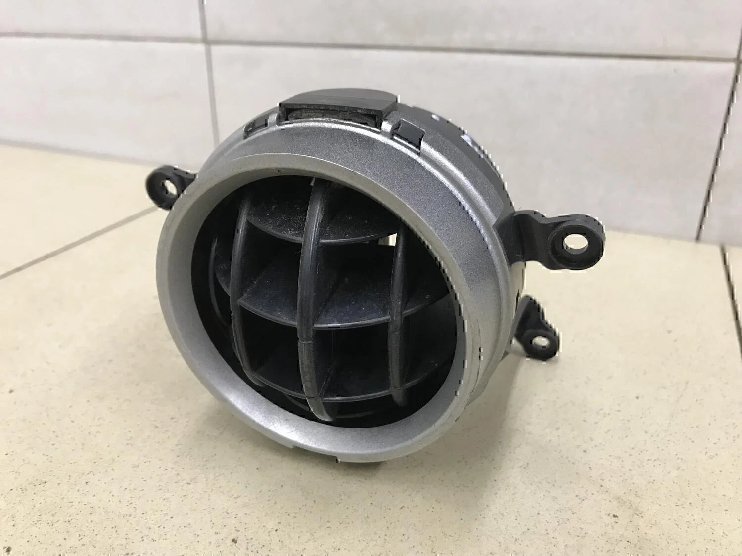 Дефлектор воздушный FORD Fiesta 2001-2007 - миниатюра 2