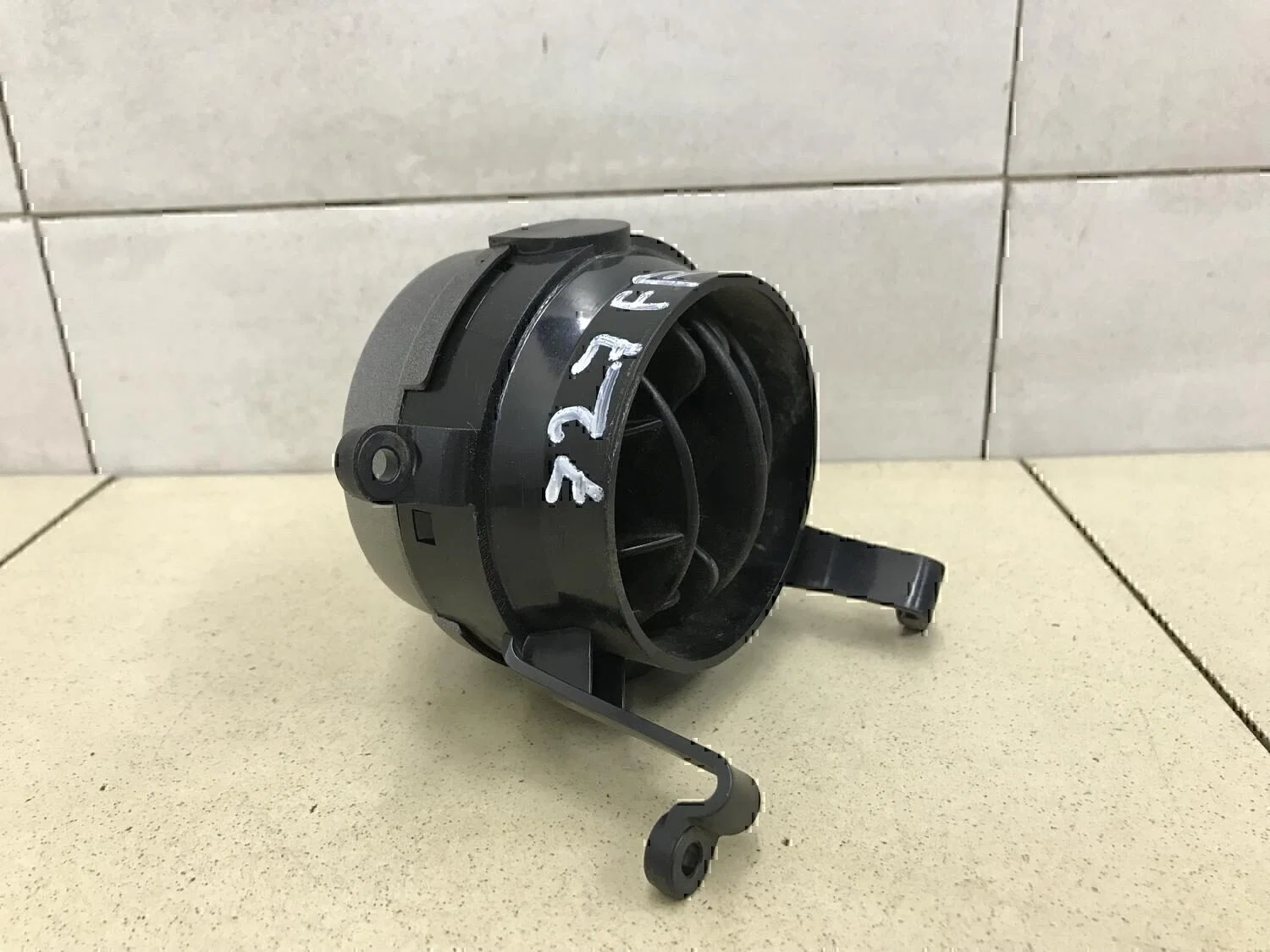 Дефлектор воздушный FORD Fiesta 2001-2007 - миниатюра 3