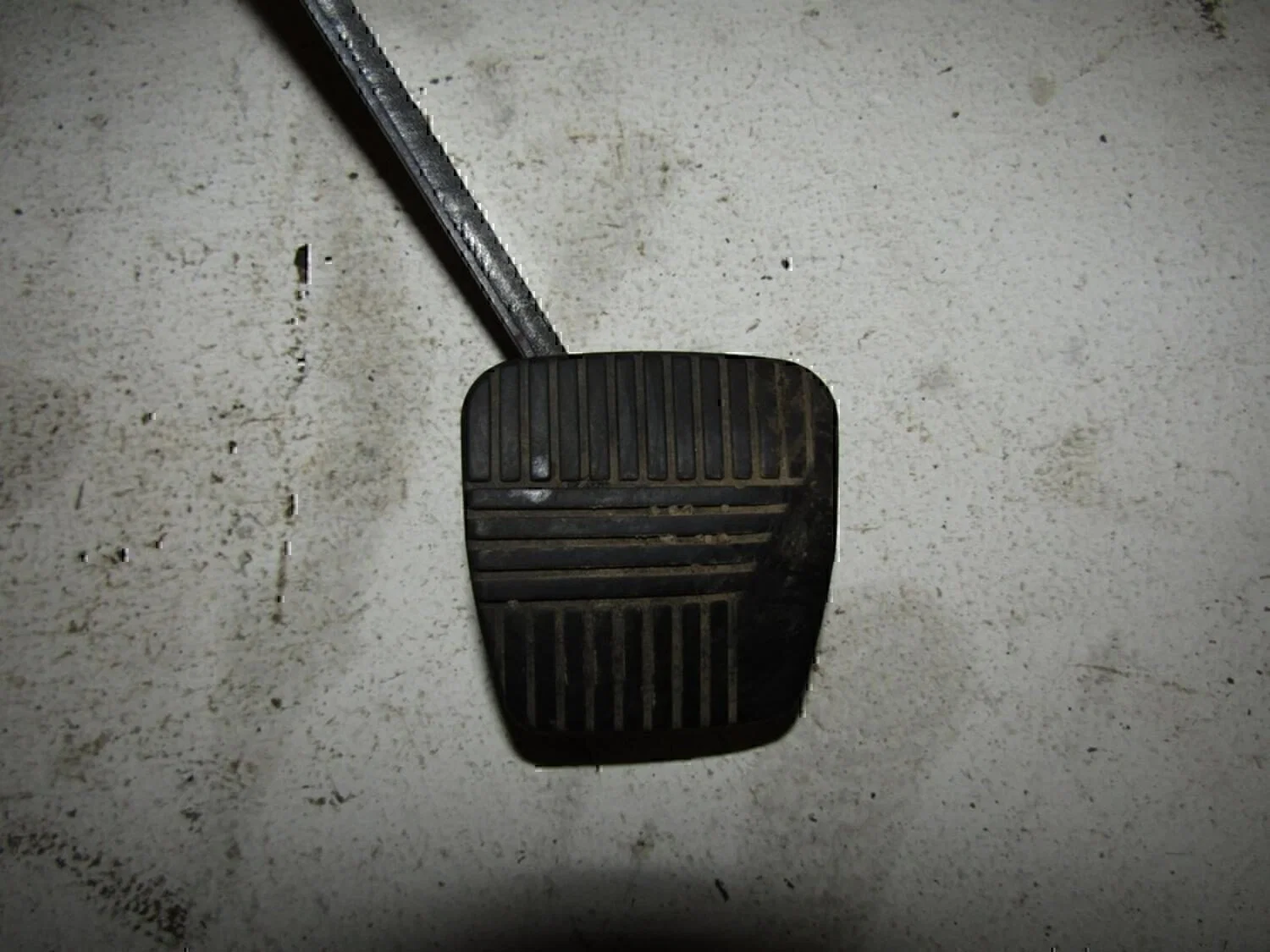 Педаль тормоза NISSAN Almera N16 2000-2006 - миниатюра 2