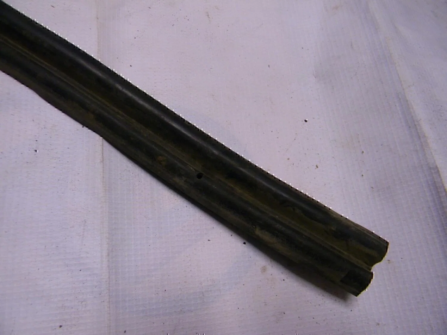 Уплотнитель багажника Chery Amulet (A15) 2006> - миниатюра 2