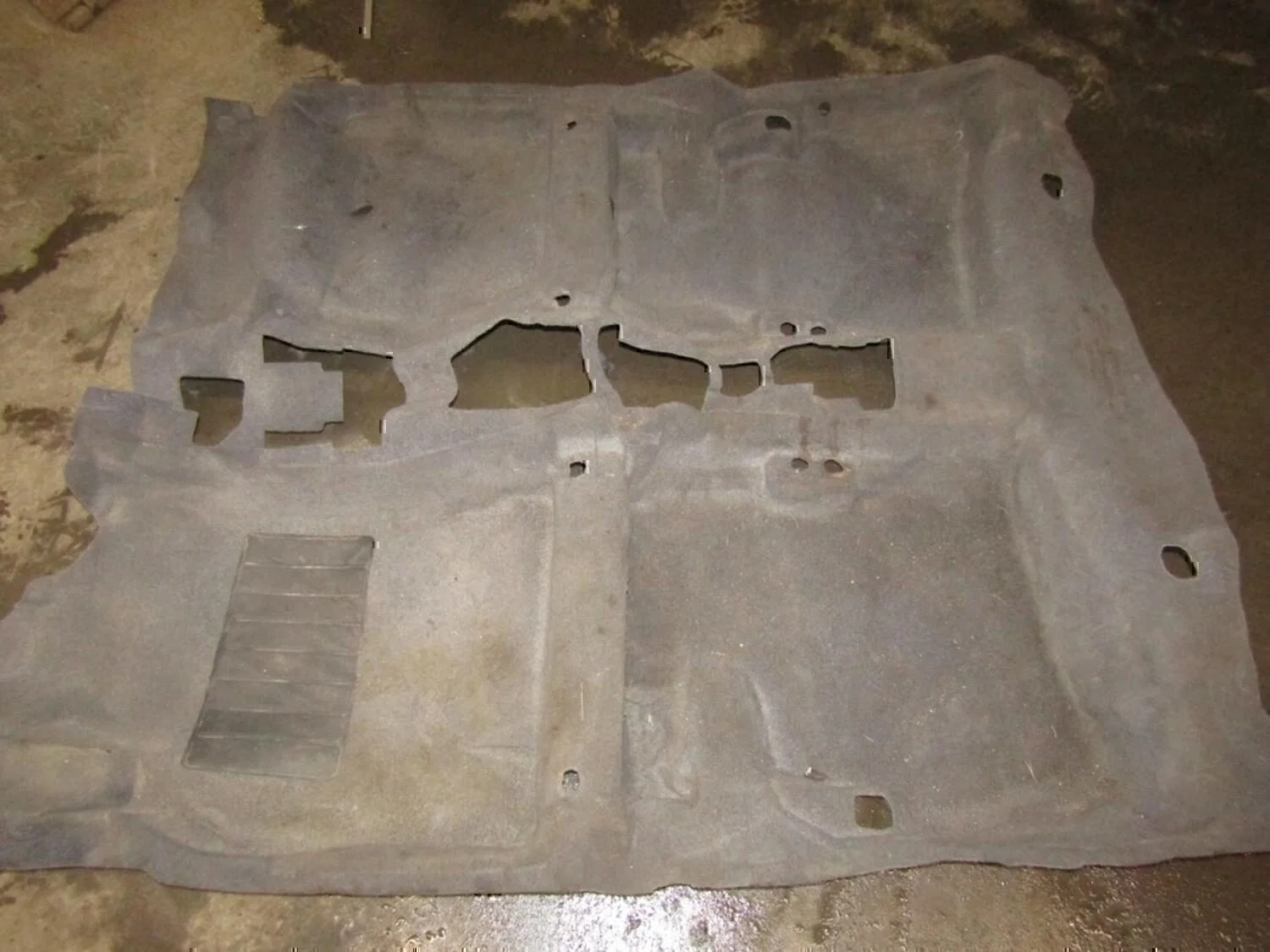 Покрытие напольное (ковролин) NISSAN Almera N16 2000-2006 - миниатюра 2