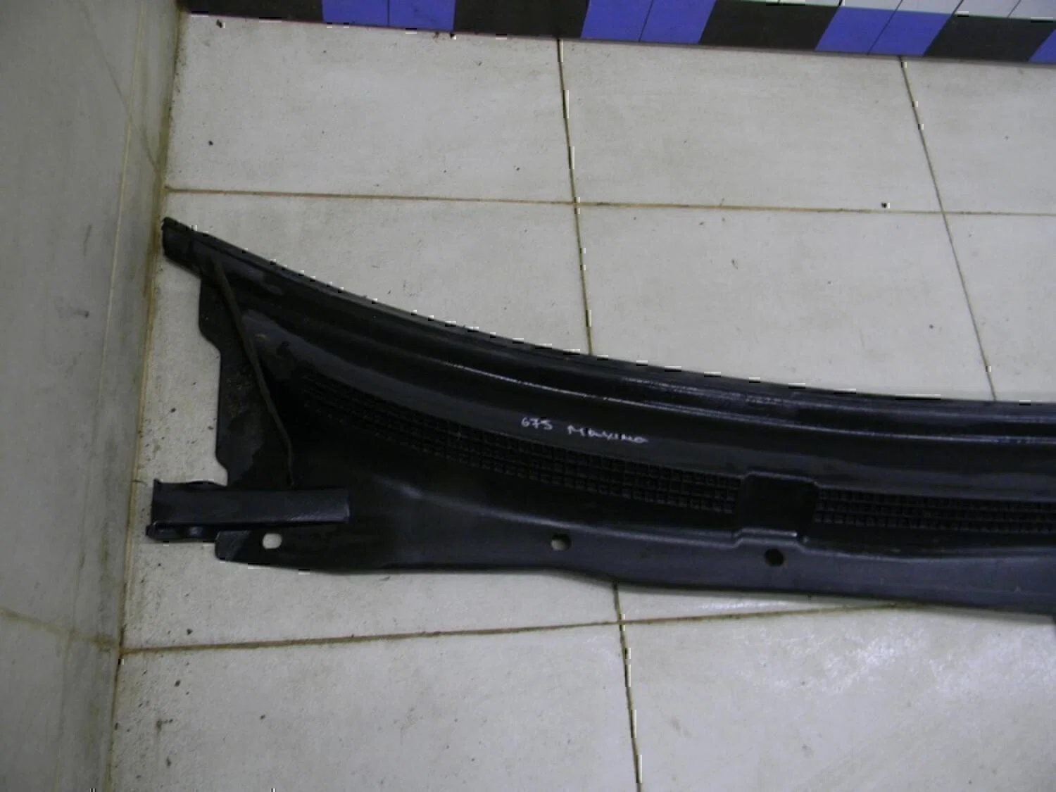 Решетка стеклооч. (планка под лобовое стекло) NISSAN Maxima (A33) 2000-2005 - миниатюра 2