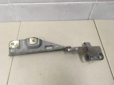 Петля капота левая NISSAN Maxima (A33) 2000-2005