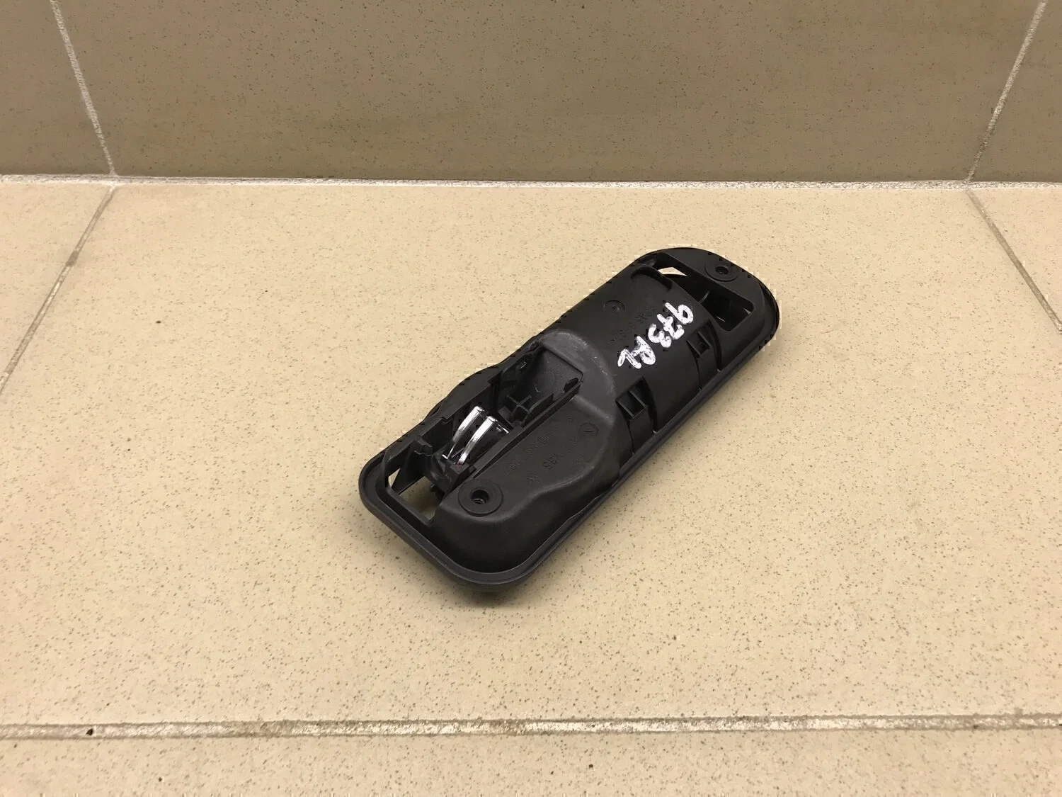 Ручка двери задней внутренняя левая VW Golf V Plus 2005-2014 - миниатюра 3