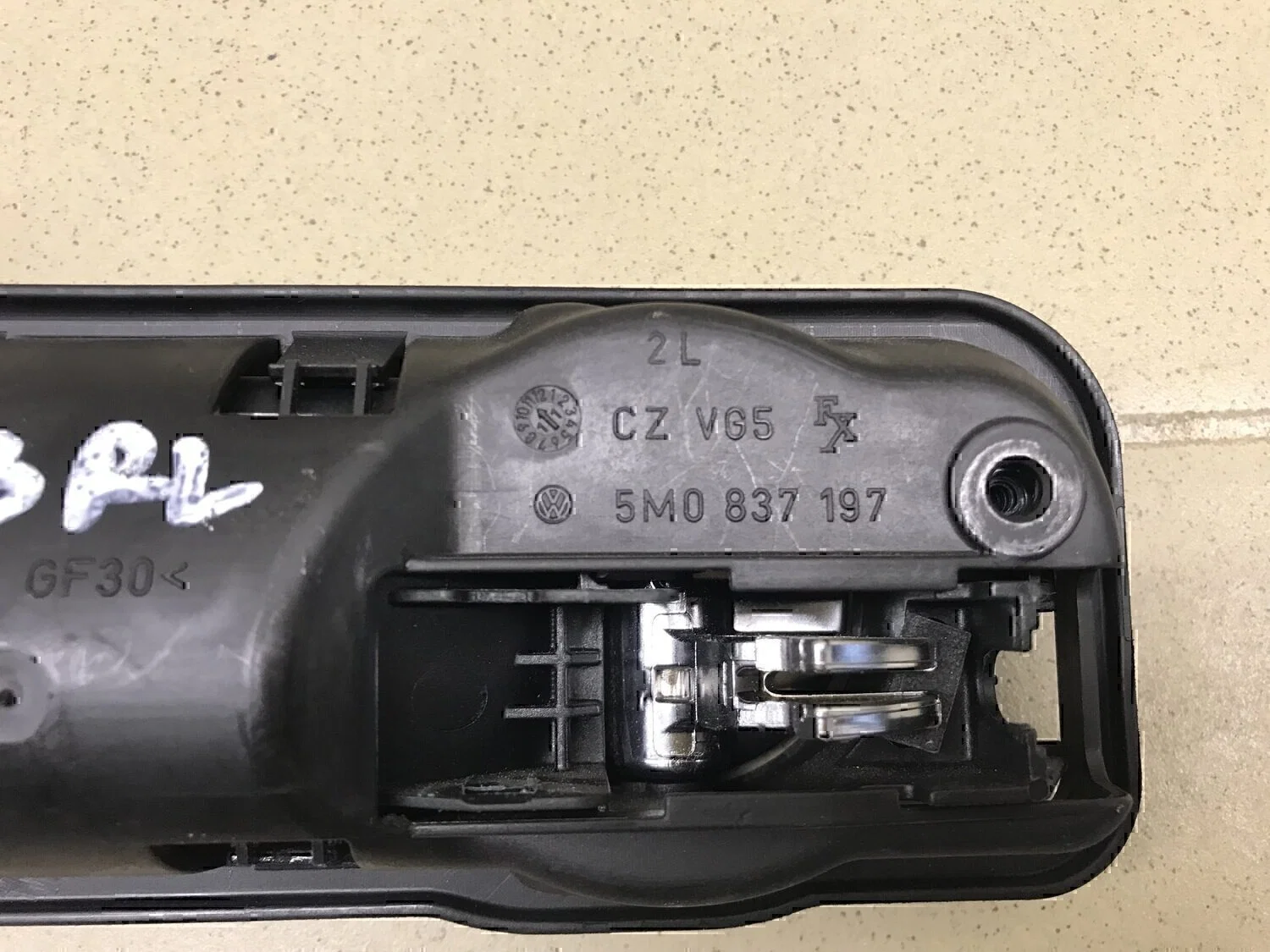 Ручка двери задней внутренняя левая VW Golf V Plus 2005-2014 - миниатюра 5