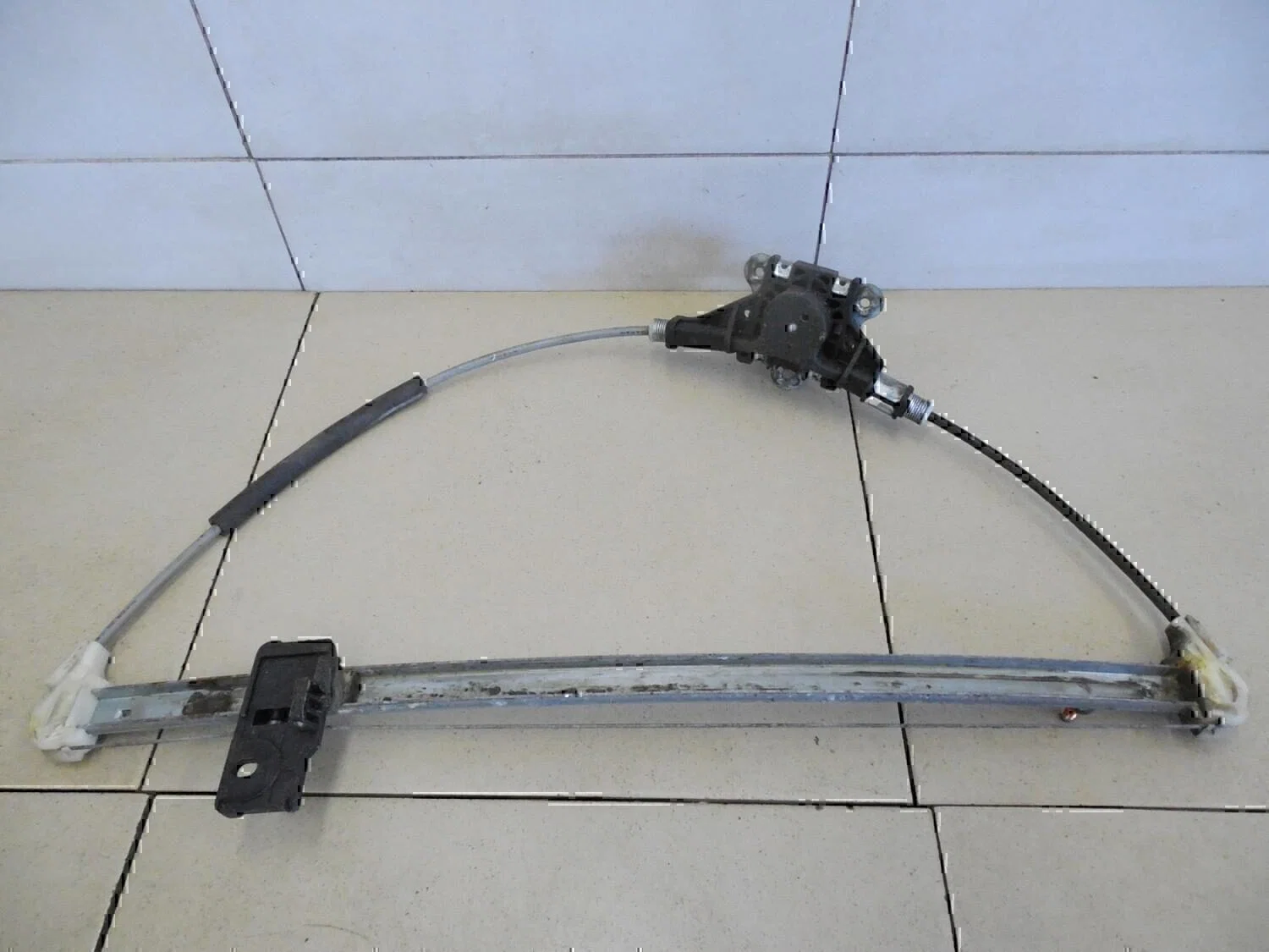 Стеклоподъемник механ. задний правый MAZDA Mazda 3 (BK) 2002-2009 - миниатюра 3