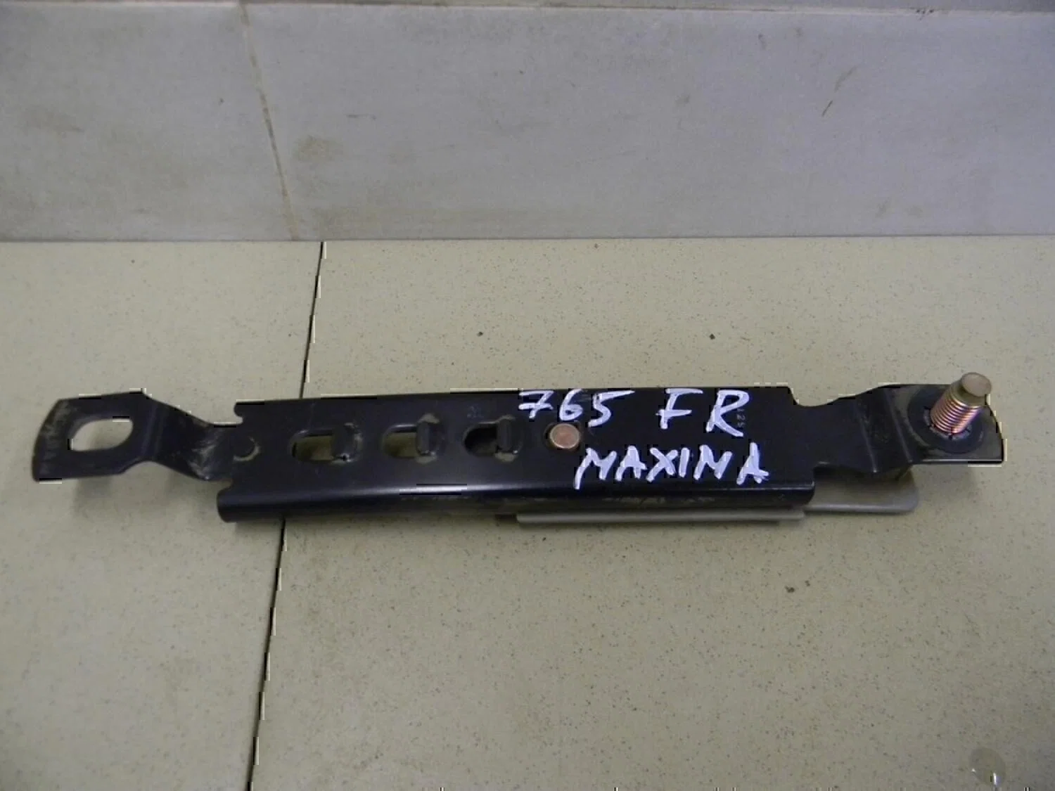 Механизм регулировки ремня безопасности NISSAN Maxima (A33) 2000-2005 - миниатюра 2