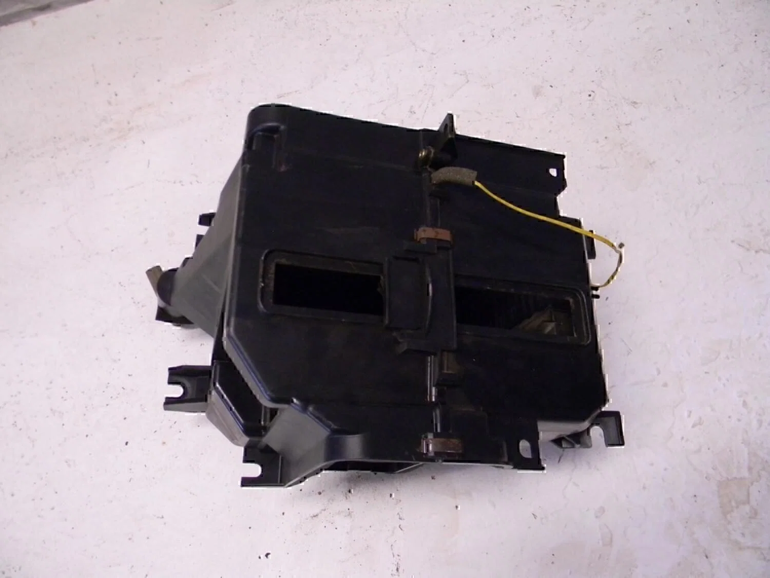 Корпус отопителя MITSUBISHI Space Star 1998-2004 - миниатюра 10
