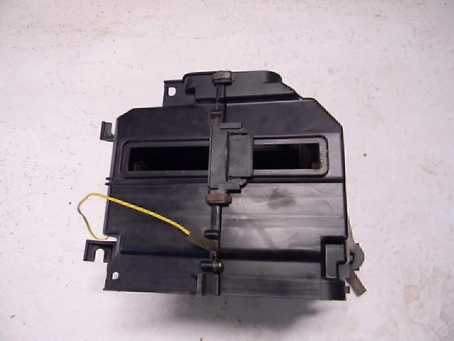 Корпус отопителя MITSUBISHI Space Star 1998-2004 - миниатюра 6