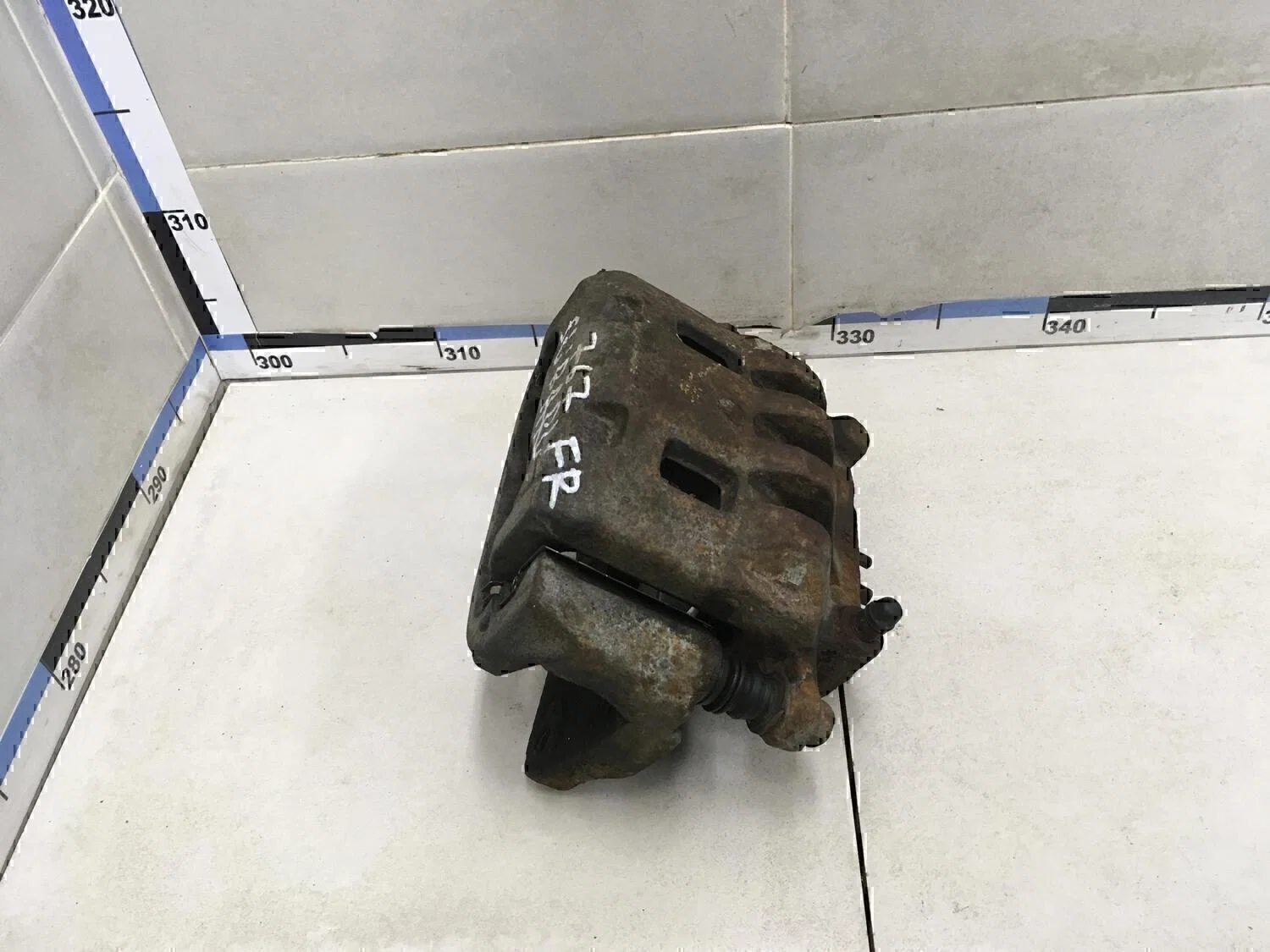 Суппорт передний правый Subaru Legacy Outback (B13) 2003-2009 - миниатюра 2
