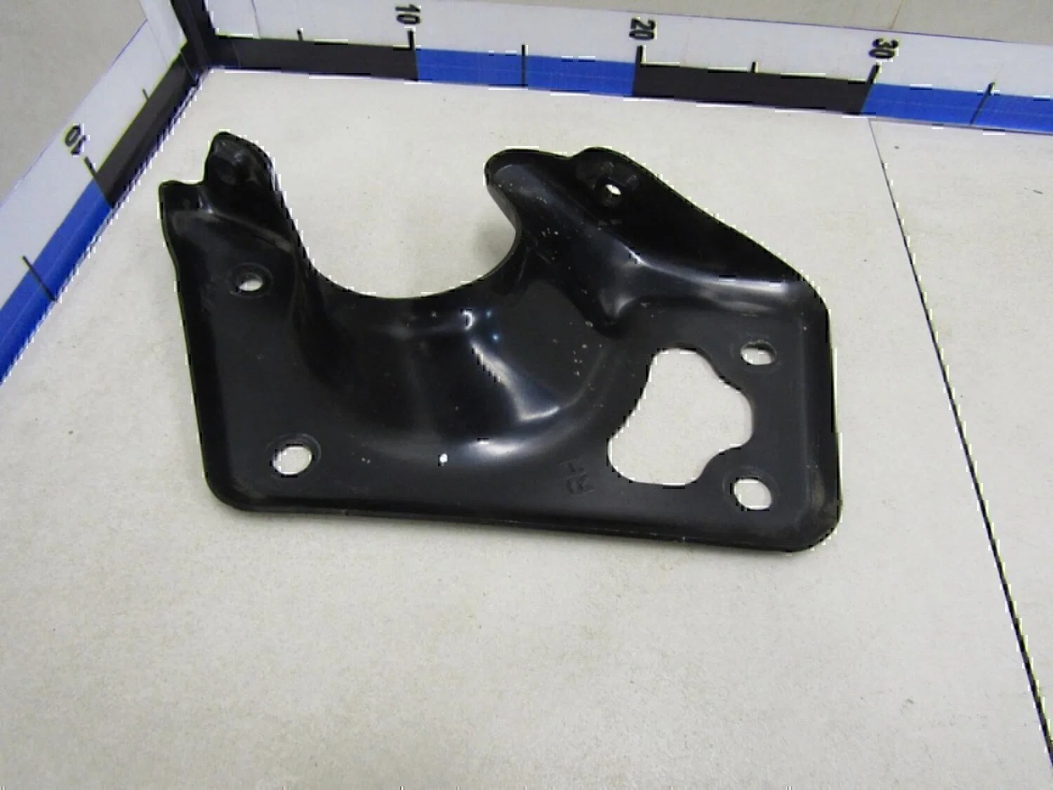 Кронштейн усилителя торпедо Subaru Legacy Outback (B13) 2003-2009 - миниатюра 4