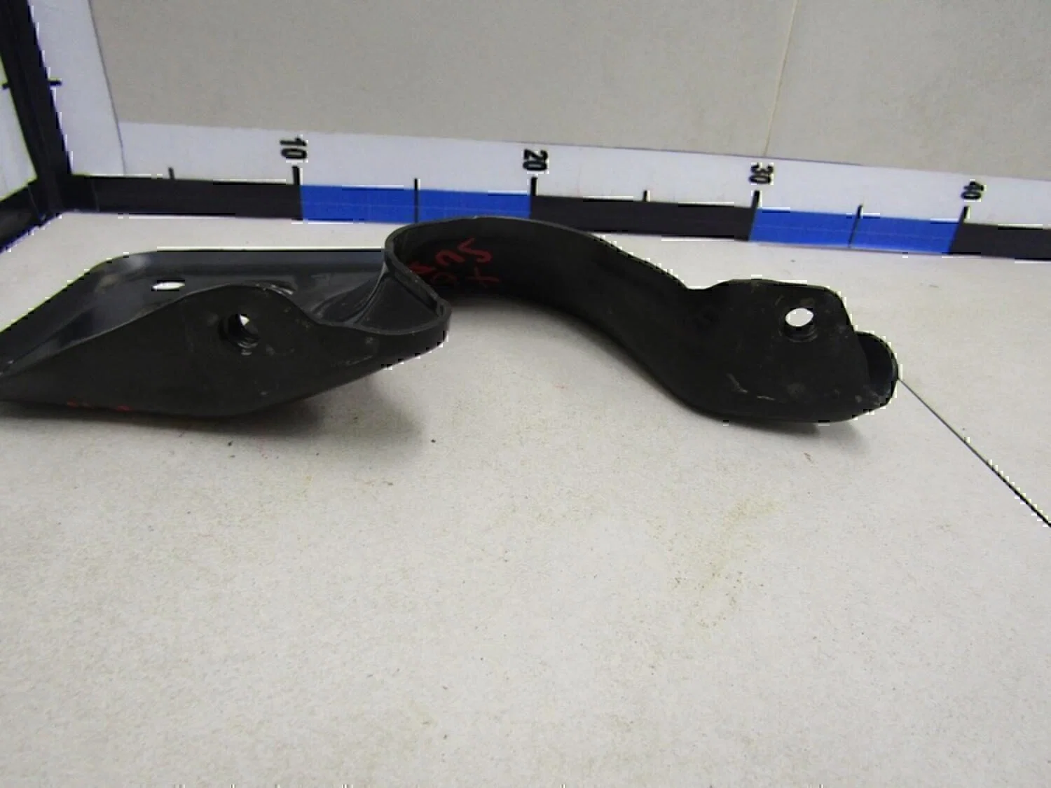 Кронштейн усилителя торпедо Subaru Legacy Outback (B13) 2003-2009 - миниатюра 5