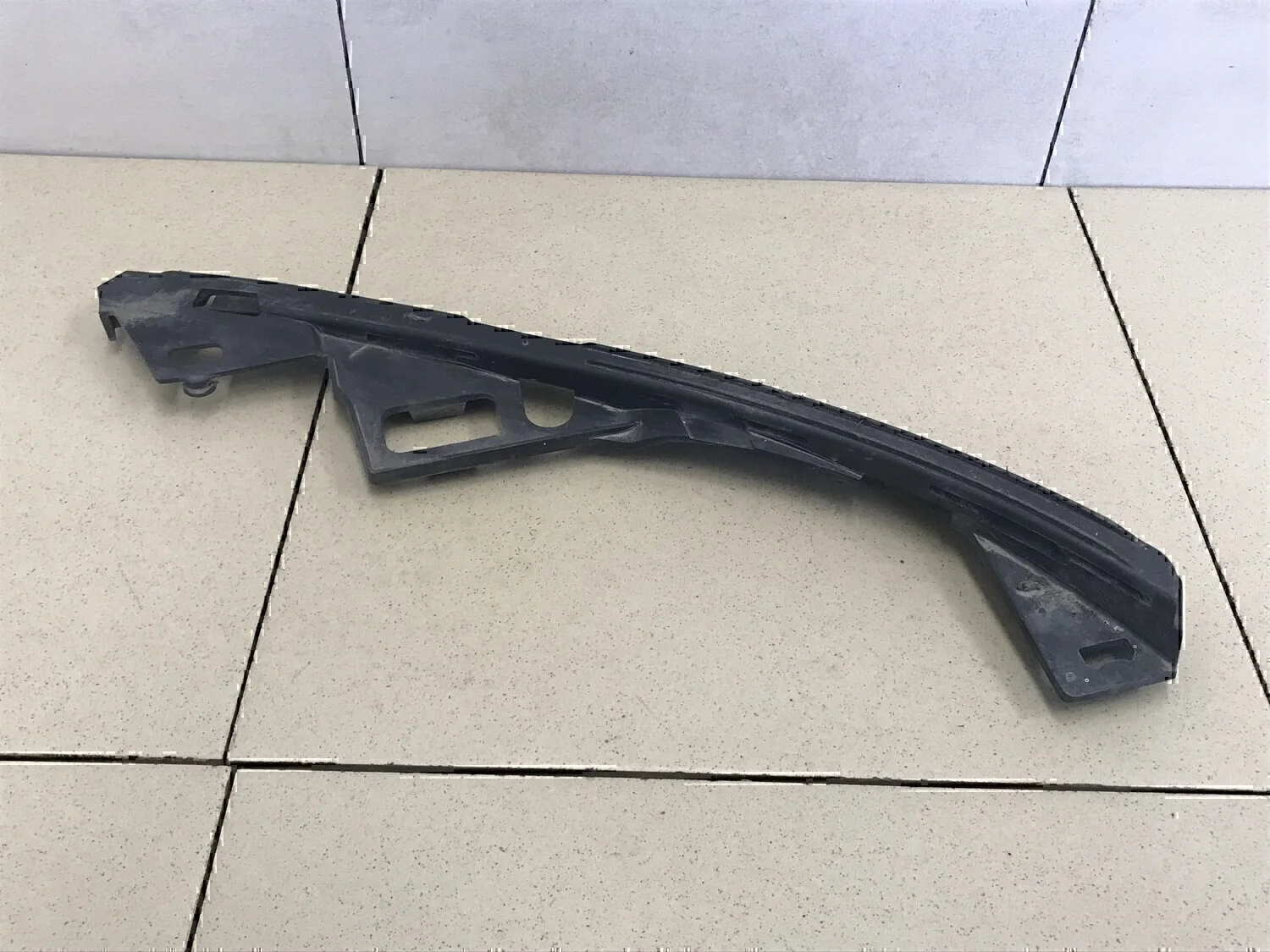 Кронштейн фар правый VOLVO V50 2004-2012 - миниатюра 2