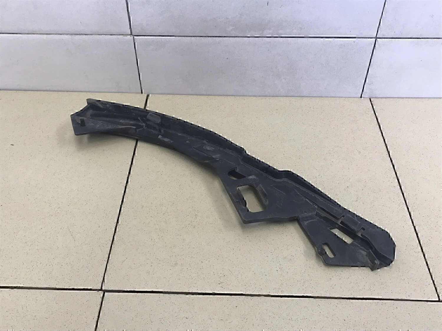 Кронштейн фар правый VOLVO V50 2004-2012 - миниатюра 3