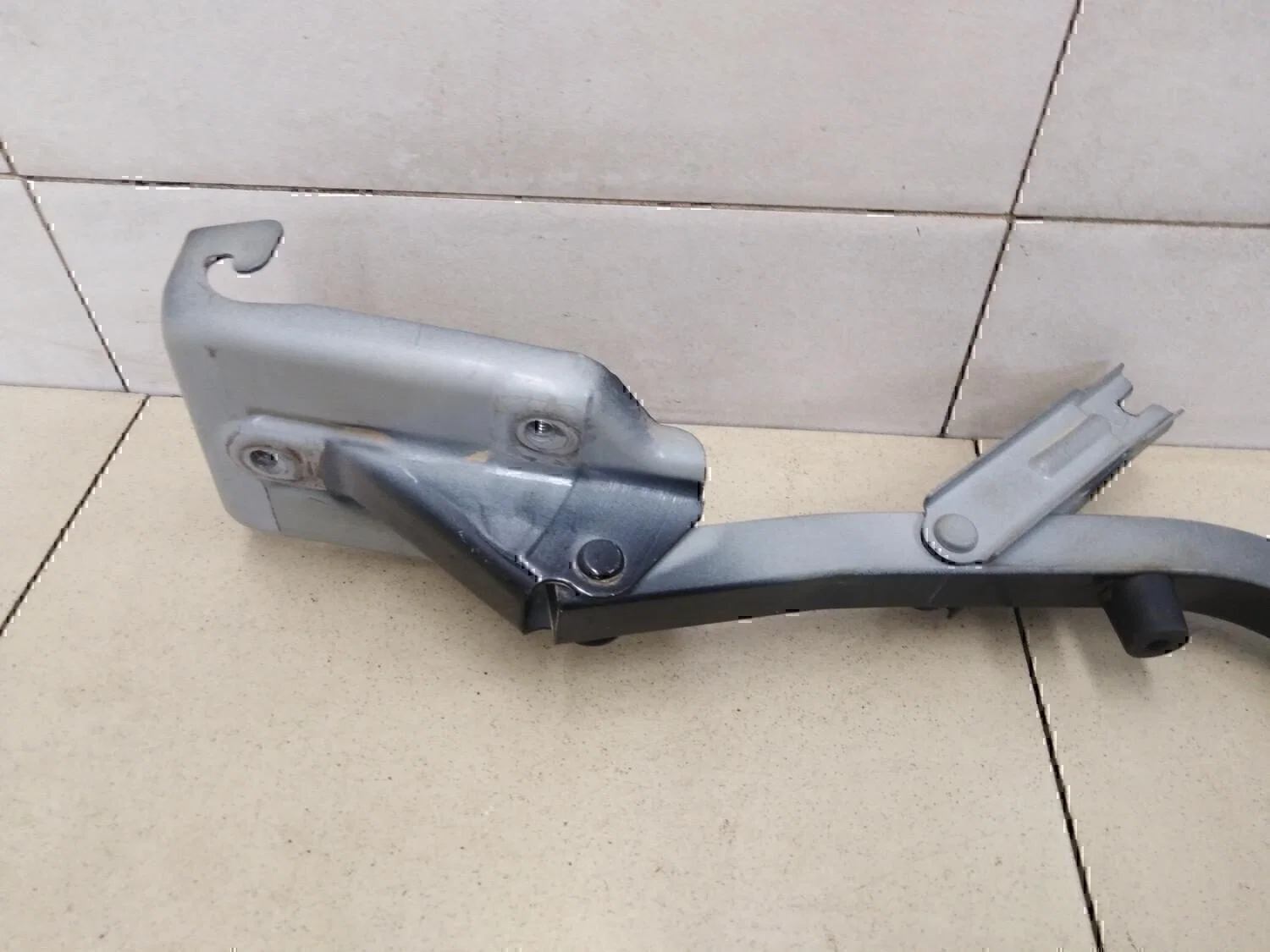 Петля крышки багажника Chevrolet Lanos 2004-2010 - миниатюра 4