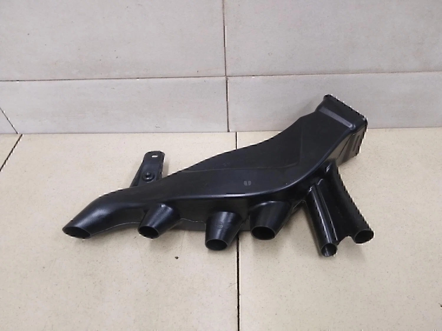 Воздуховод отопителя VW Touran 2003-2010 - миниатюра 2