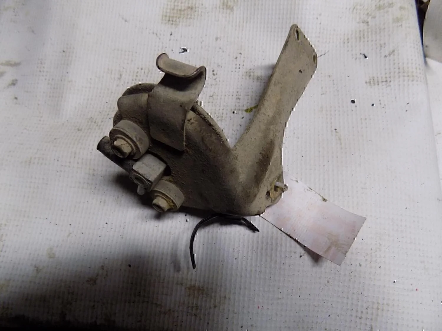Клапан воздушный NISSAN Primera P11E 1996-2002 - миниатюра 2