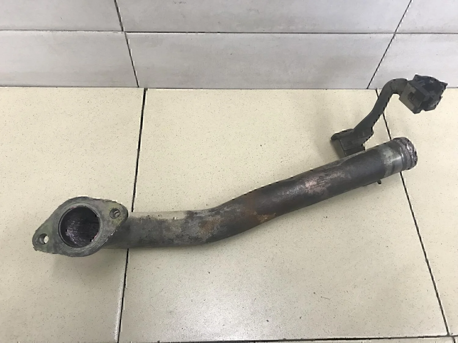 Трубка системы охлаждения NISSAN Almera N16 2000-2006 - миниатюра 3