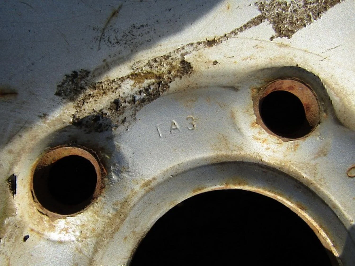 R15 GAZ Volga 3110 1997–2004 - миниатюра 2