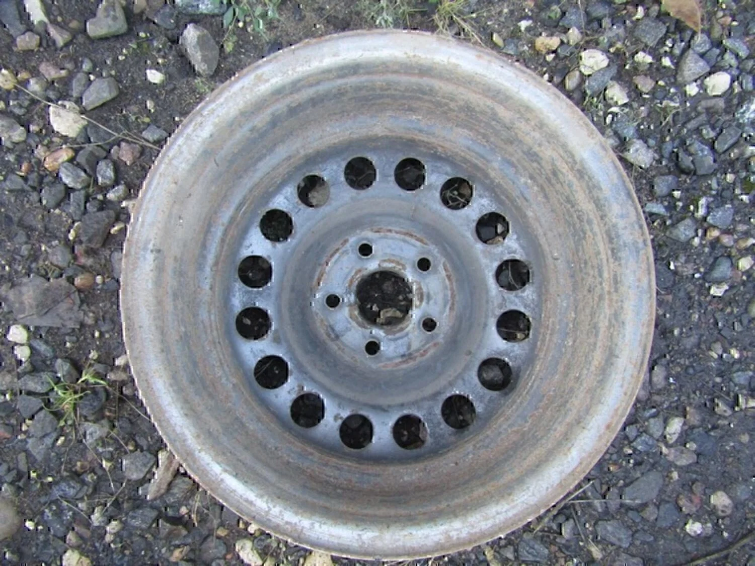 R15 GAZ Volga 3110 1997–2004 - миниатюра 5