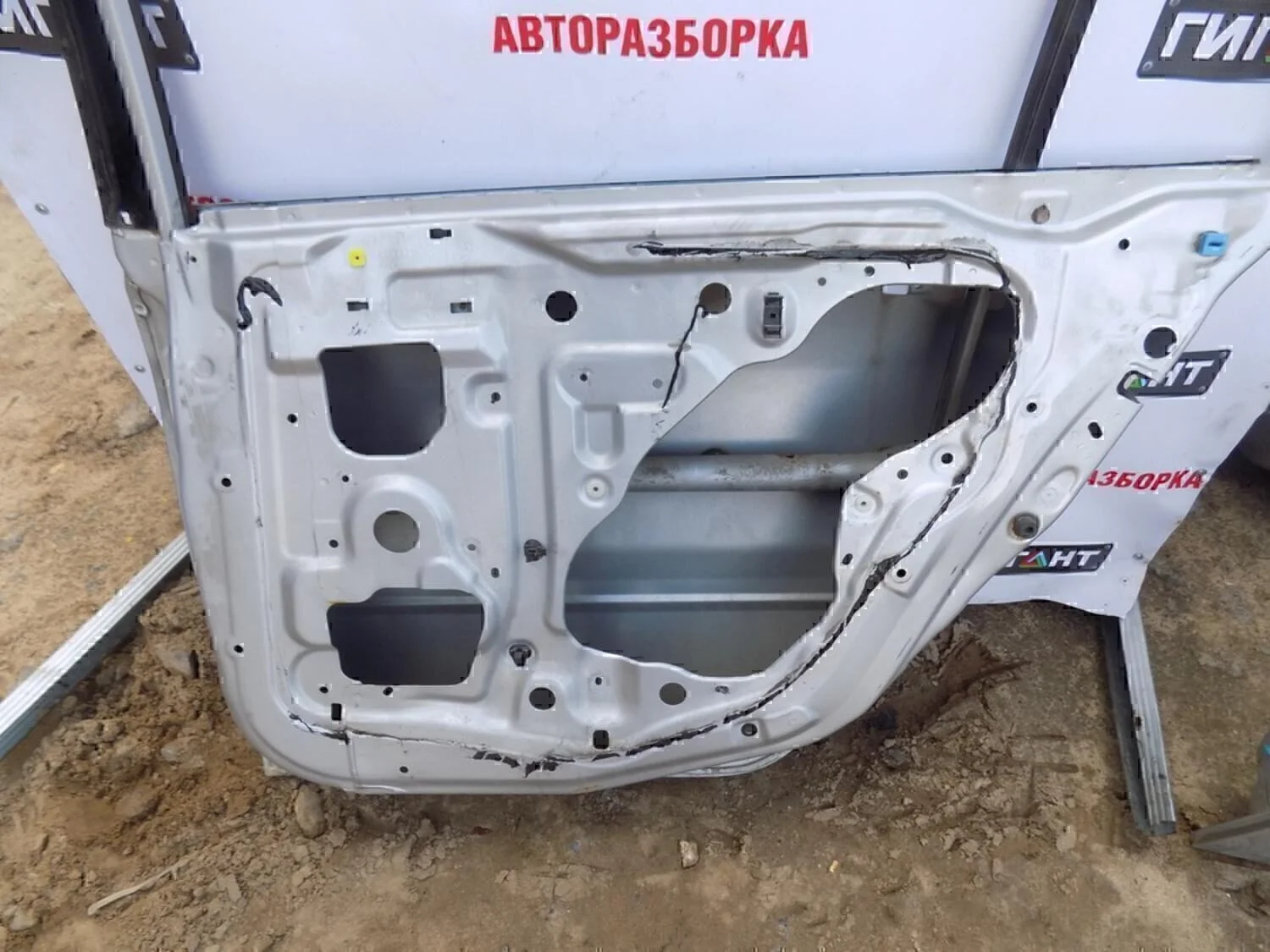 Дверь задняя правая MITSUBISHI Lancer (CS/Classic) 2003-2006 - миниатюра 4