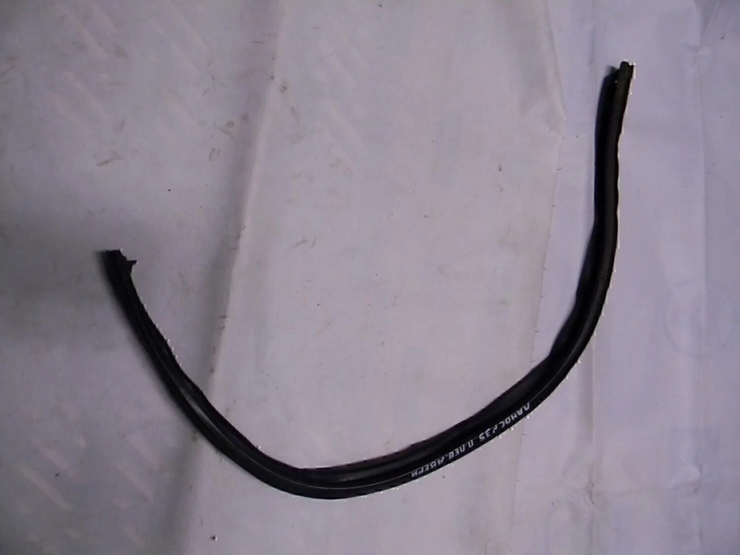 Уплотнитель двери Chevrolet Lanos 2004-2010 - миниатюра 2