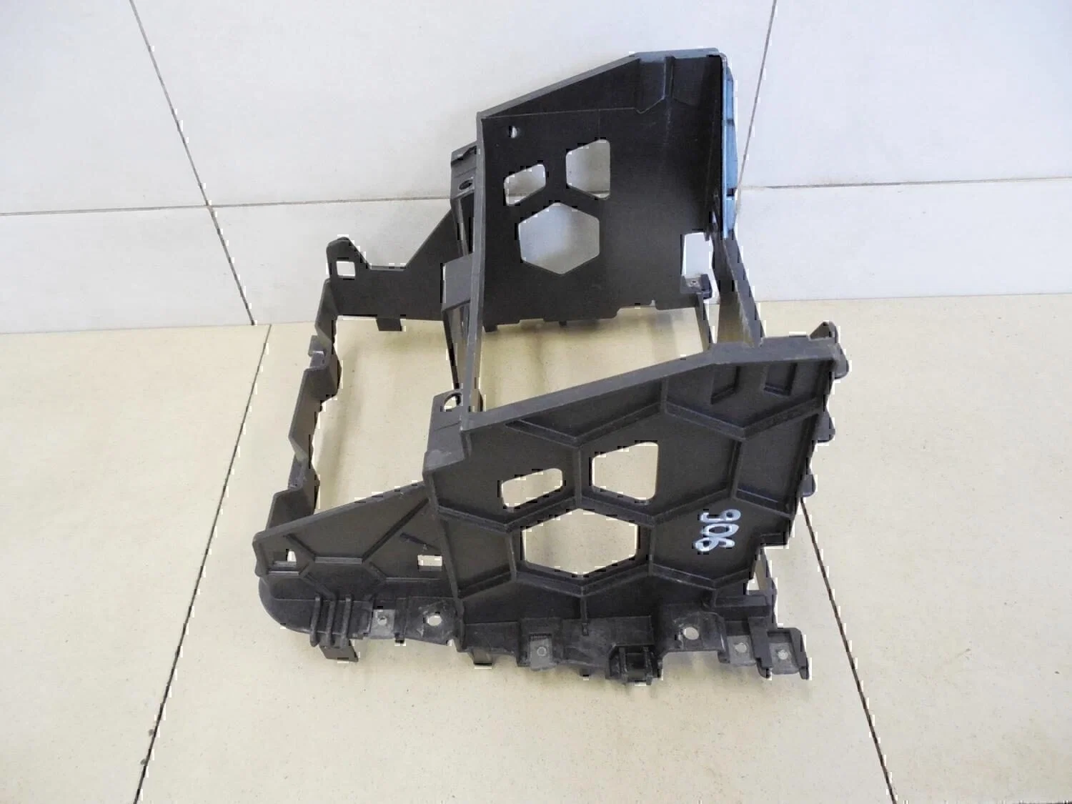 Рамка магнитолы VW Golf V 2003-2009 - миниатюра 5