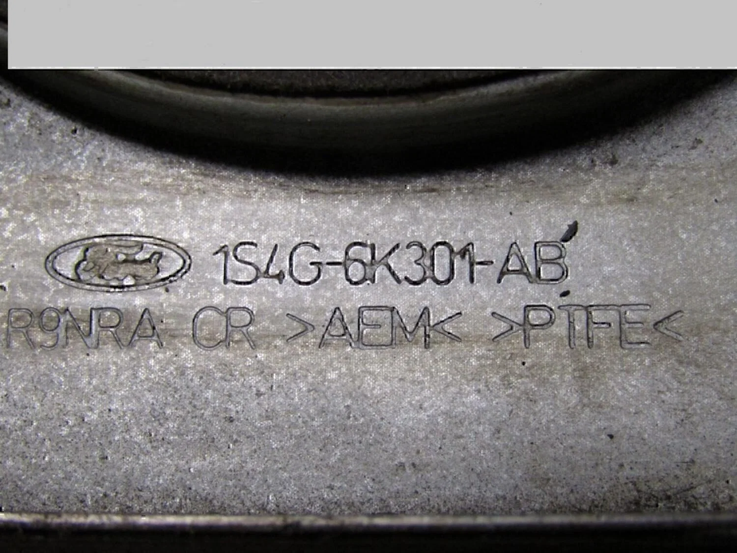 Крышка коленвала задняя FORD Fiesta 1995-2000 - миниатюра 3