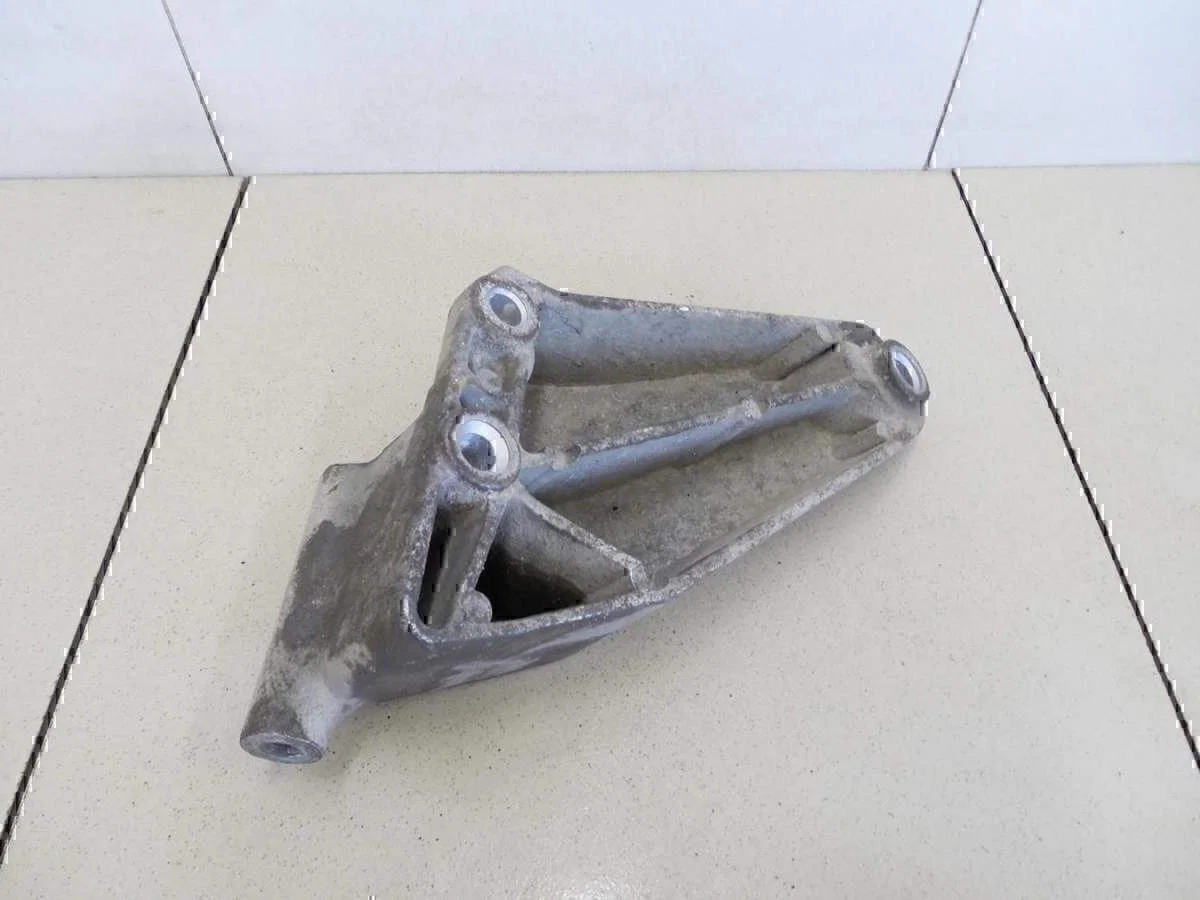 Кронштейн генератора Chevrolet Aveo (T200) 2003-2008 - миниатюра 3