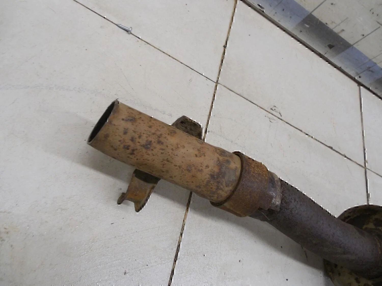 Средняя часть глушителя Chery Amulet (A15) 2006> - миниатюра 3