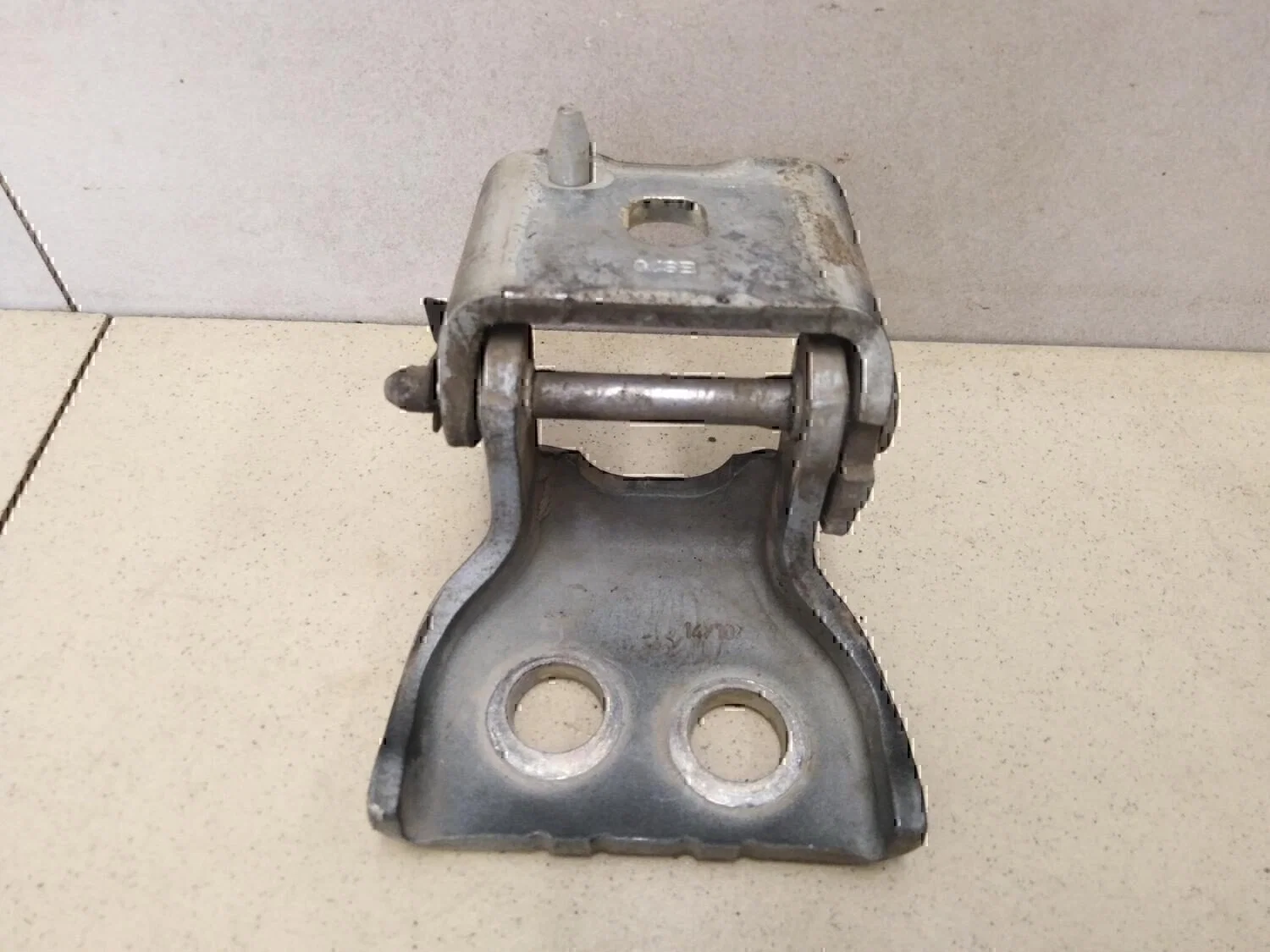 Петля двери Peugeot-Citroen C4 2005-2011 - миниатюра 2