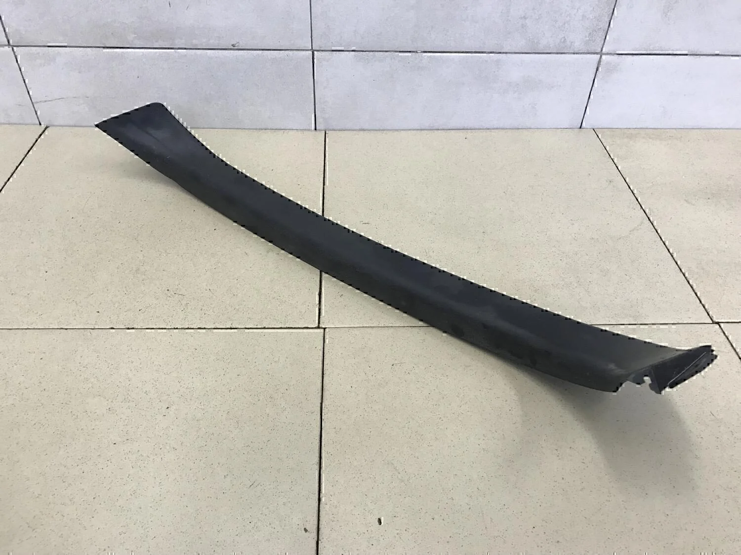 Обшивка двери багажника NISSAN Almera Tino 2000-2006 - миниатюра 2