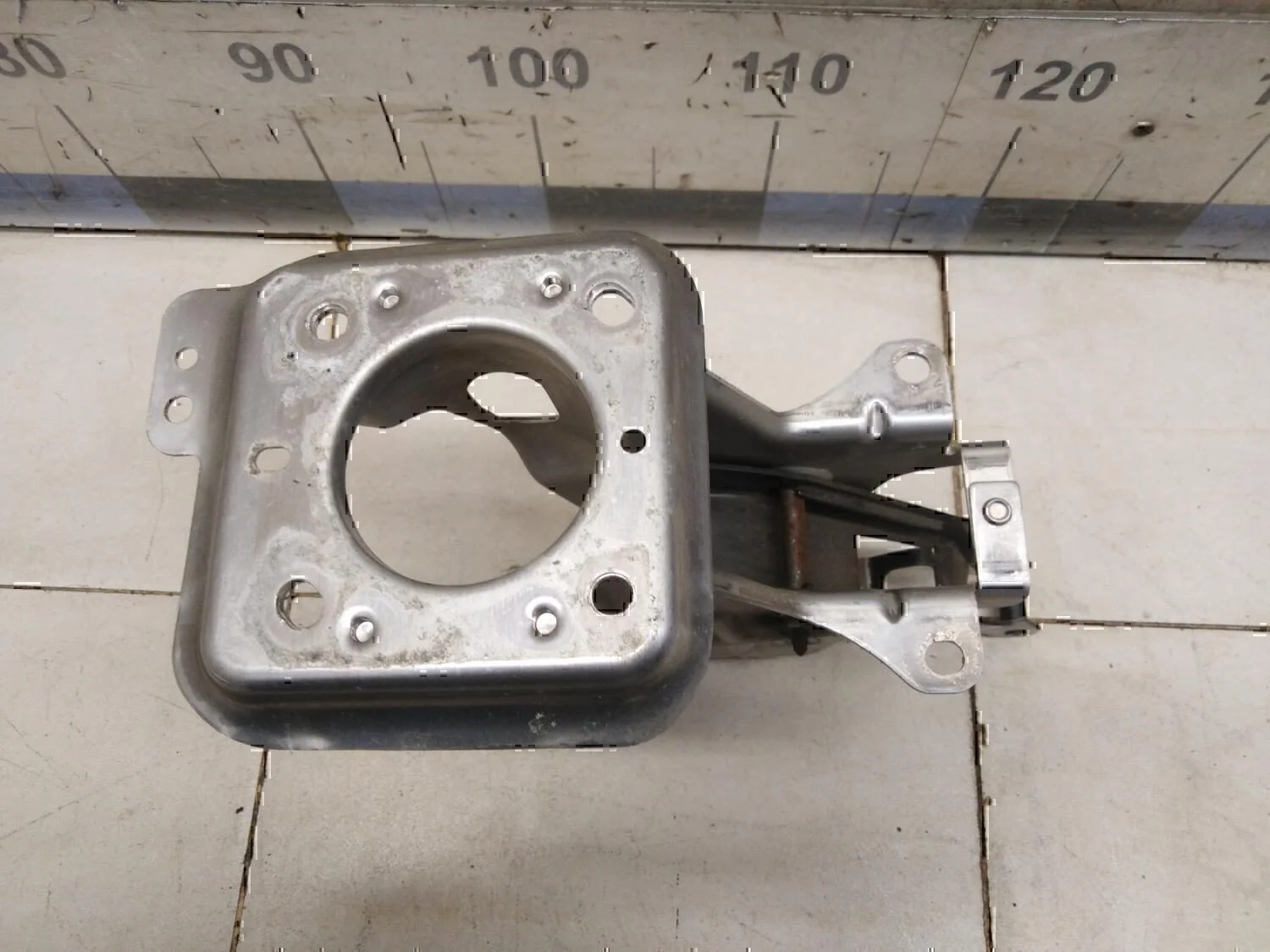 Кронштейн VW Golf V 2003-2009 - миниатюра 3