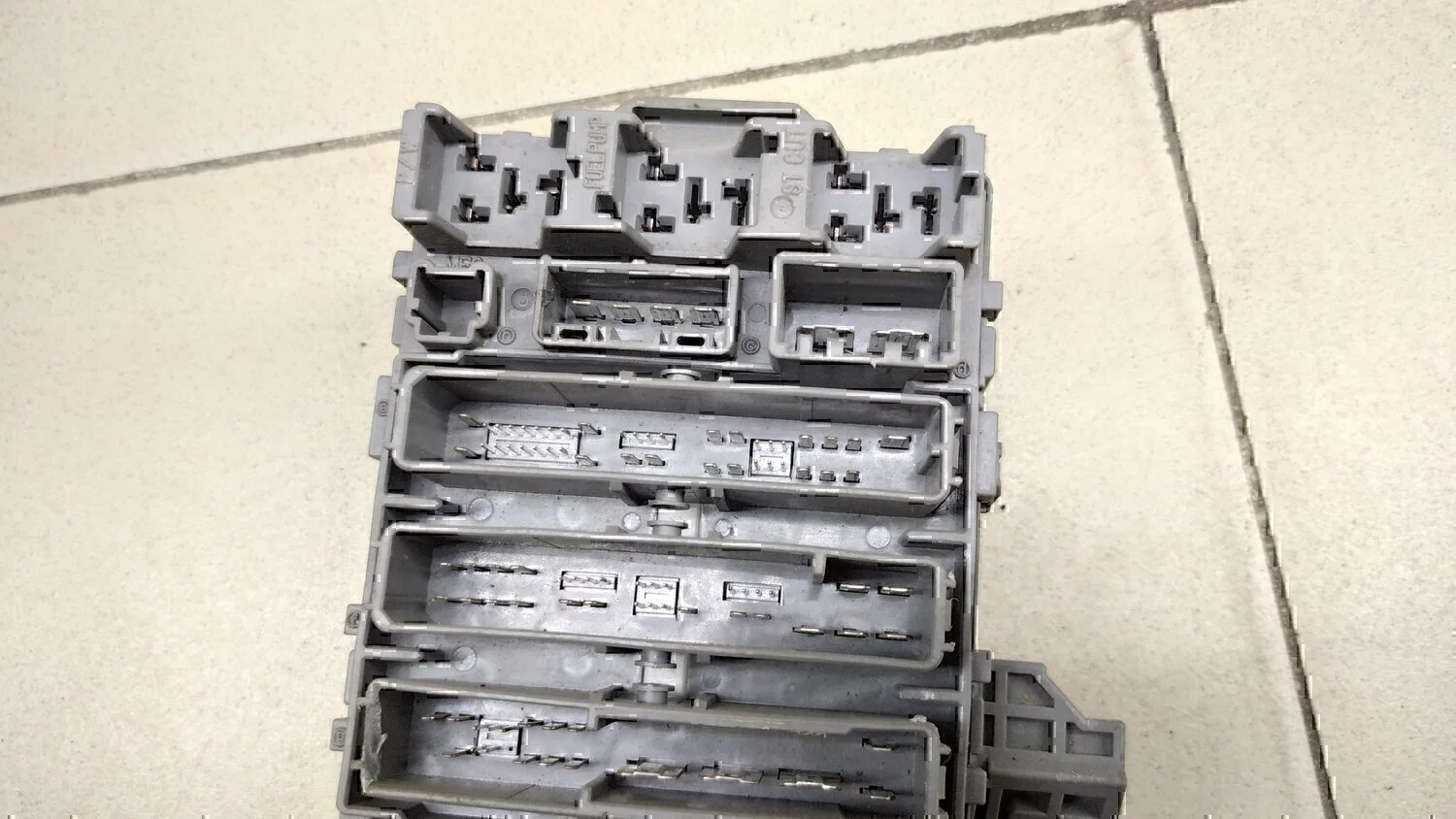 Блок предохранителей HONDA Civic 4D 2006-2012 - миниатюра 4