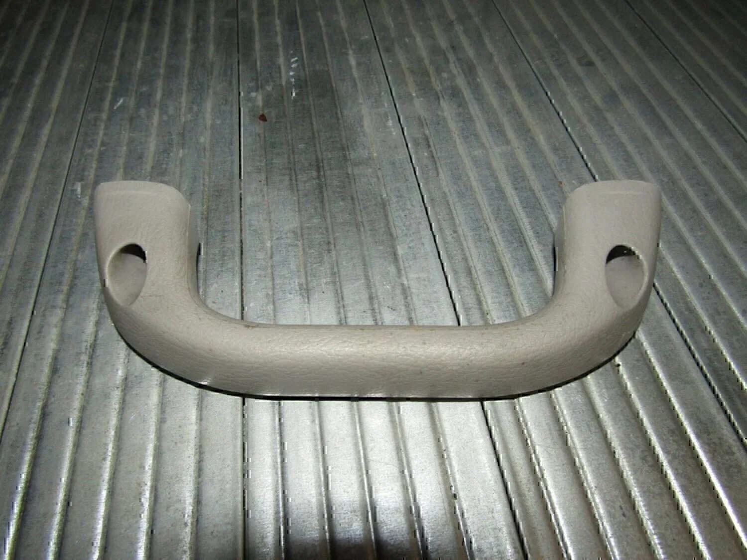 Ручка внутренняя потолочная Chevrolet Lanos 2004-2010 - миниатюра 2
